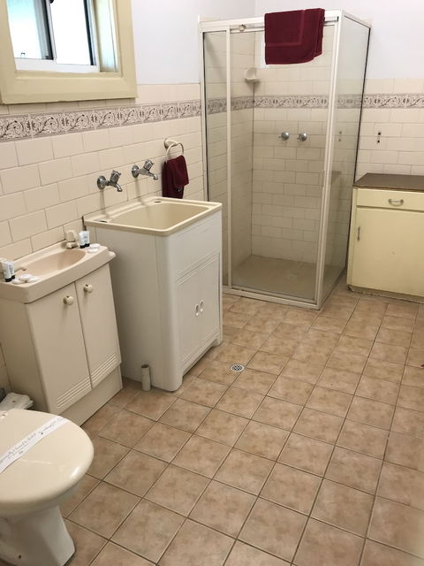 Travelway Motel - Stayed 6