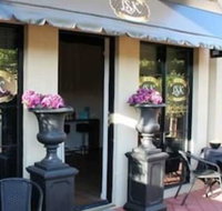 Luxe Spa on Kensington - Stayed