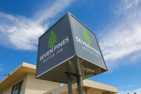 Seven Pines Motor Inn - Stays Accommodation 2