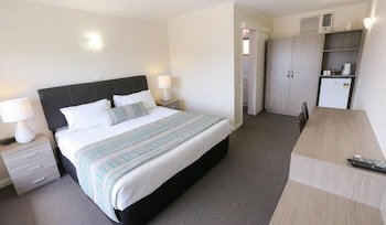Seven Pines Motor Inn - Stays Accommodation 3