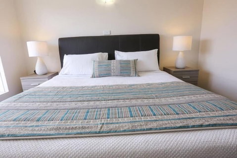 Seven Pines Motor Inn - Stays Accommodation 6