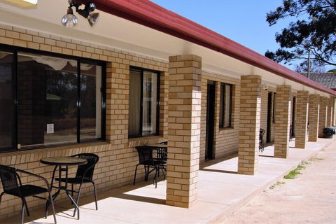 Civic Motor Inn - Stayed 5