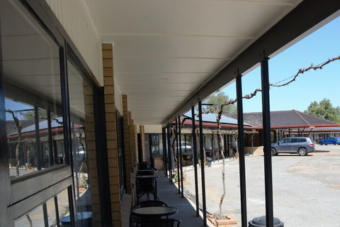 Civic Motor Inn - Stayed 7