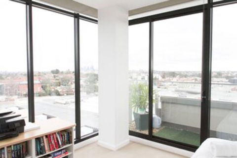 Modern 2 Bedroom Apartment In Melbournes Northcote - Stayed 2