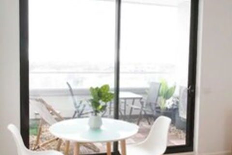 Modern 2 Bedroom Apartment In Melbournes Northcote - Stayed 3
