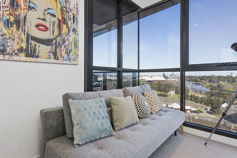 LAURENT Views Of MCG & Yarra River + Fed Square - Stayed 4