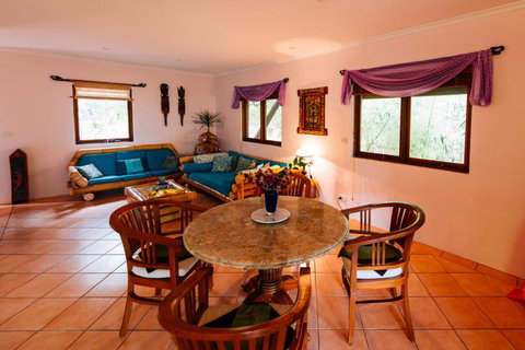 Riveresque - Stayed 5