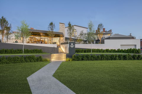 Farmers Home Hotel - Stays Accommodation 1