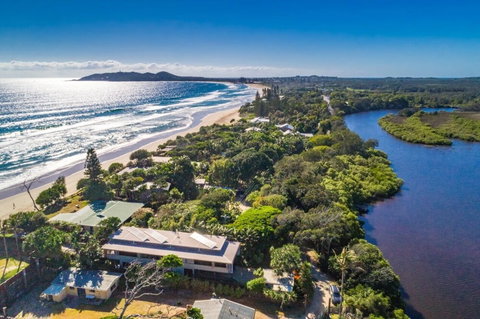 Your Luxury Escape - Byron Beachfront Villa - Stays Accommodation 0