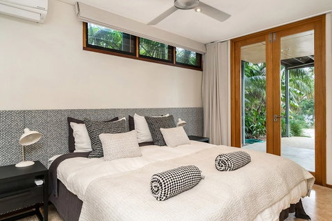 Your Luxury Escape - Byron Beachfront Villa - Stays Accommodation 6