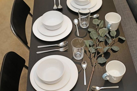 A Modern & Central Apt With Beautiful City Views - Stayed 2