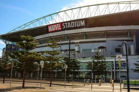 A Modern & Central Apt With Beautiful City Views - Stayed 1