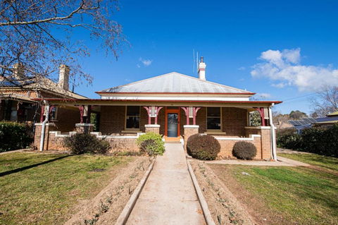 The Byng House Grand & Central Entertain 12 - Stayed 2