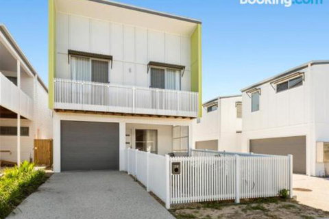 SEASIDE By THE BEACH - Stayed 3