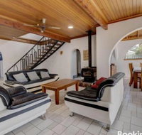 31 Rest Point Absolute Waterfront with Jetty - Stays Accommodation