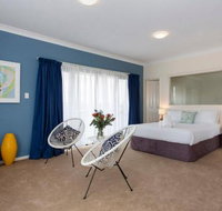 Bella Vista Townhouse with Views - Stays Accommodation