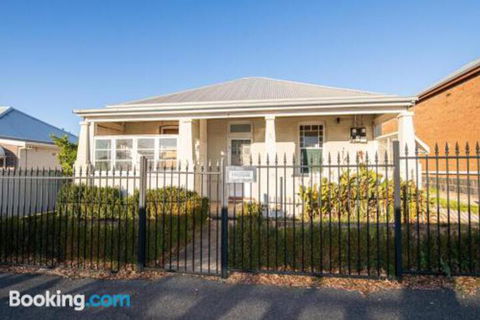 William Cottage Central Heritage Home - Stayed 0