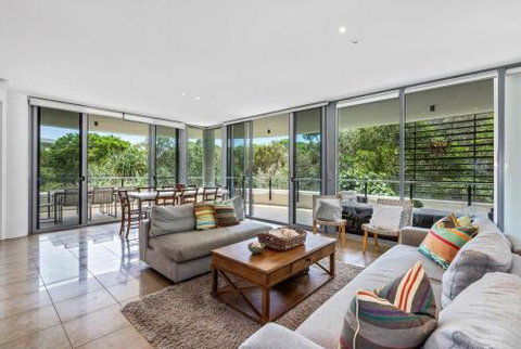 COTTON BEACH 94 MID FLOOR PENTHOUSE - Stays Accommodation 4