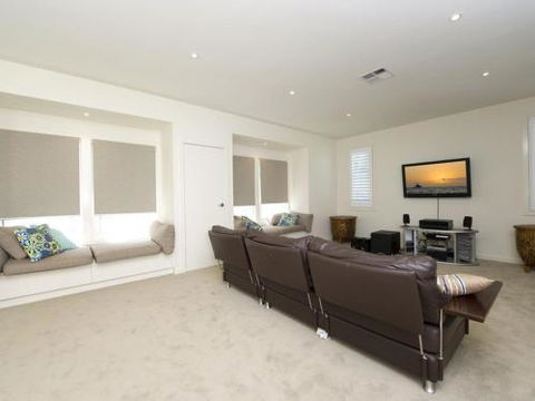 Echo Beach House 16 Reflections Dr Luxurious House With Magnificent Pool & Ducted Air - Stayed 3