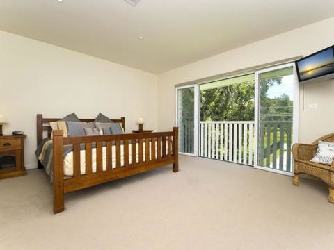 Echo Beach House 16 Reflections Dr Luxurious House With Magnificent Pool & Ducted Air - Stayed 1