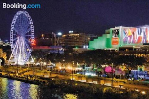 3br Stylish Apt CBD River & City Views SpaSaunaPoolWIFINetflix - Stays Accommodation 3