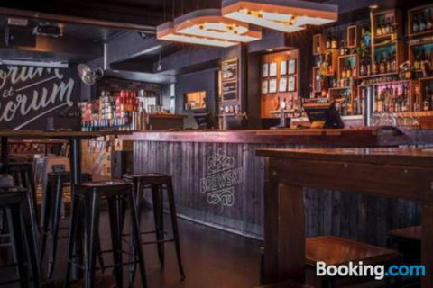 3br Stylish Apt CBD River & City Views SpaSaunaPoolWIFINetflix - Stays Accommodation 1