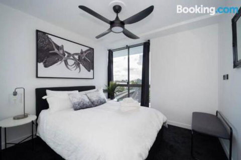 3br Stylish Apt CBD River & City Views SpaSaunaPoolWIFINetflix - Stays Accommodation 5