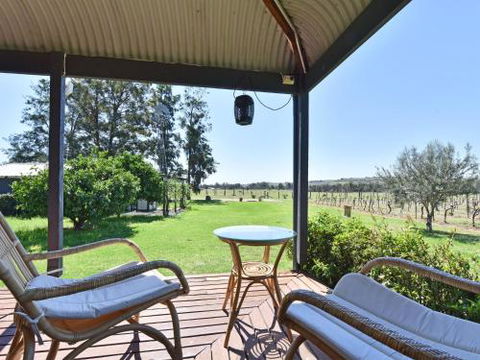 Soldiers Cottage Picturebook Vineyard Home - Stayed 4