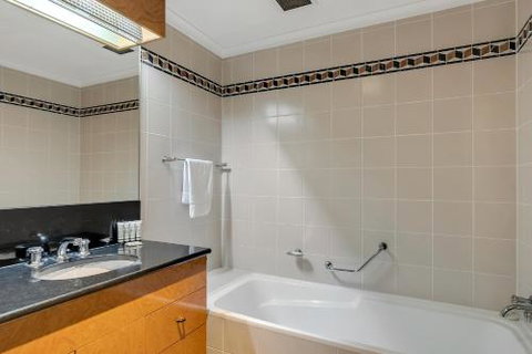 DREAM HARBOUR VIEW 2 BRM / GYM POOL & PARKING - Stayed 1