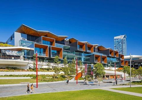 DREAM HARBOUR VIEW 2 BRM / GYM POOL & PARKING - Stayed 6