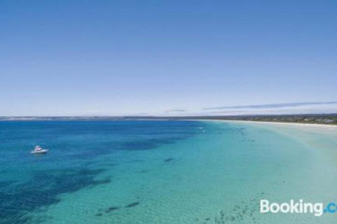 A One One Two At Island Beach - Stays Accommodation 5