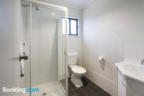 A One One Two At Island Beach - Stays Accommodation 6