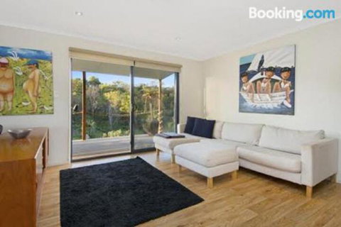 A One One Two At Island Beach - Stays Accommodation 1