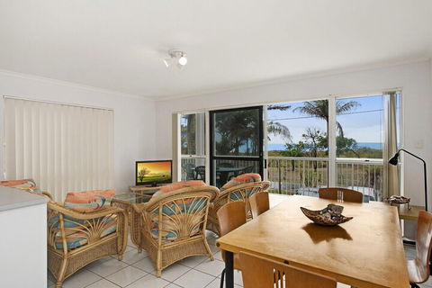 Listen TO THE Surf From Rickman Pde Woorim - Stayed 4