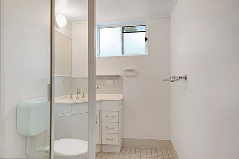 Listen TO THE Surf From Rickman Pde Woorim - Stayed 3