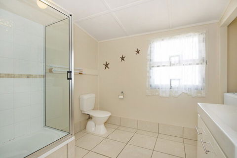 Close To Water Restaurants & Clubs Toorbul St. Bongaree - Stayed 6