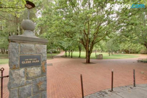 Cozy Homely Apartment CBR Central - Stays Accommodation 1