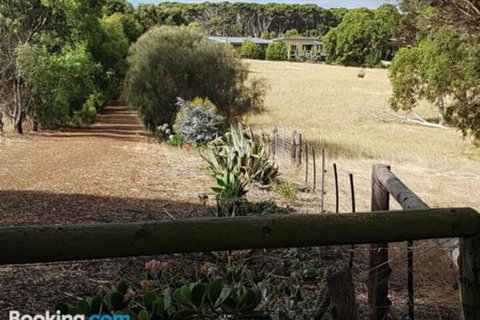 The Old Picnic Ground At Ironstone B & B - Stays Accommodation 5