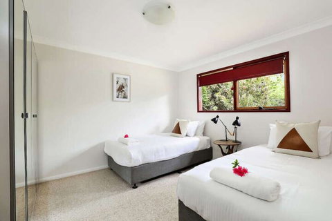 Mountain Den - Stays Accommodation 3