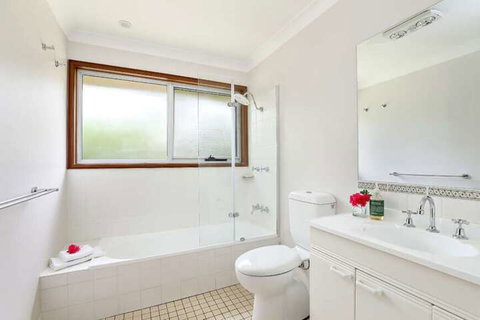 Mountain Den - Stays Accommodation 1