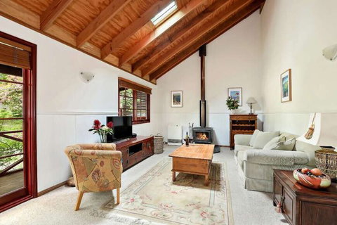 Mountain Den - Stays Accommodation 2