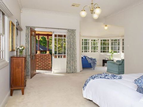 THE ELMS Berry Berry & Surrounds 4pm Check Out Sundays - Stayed 3