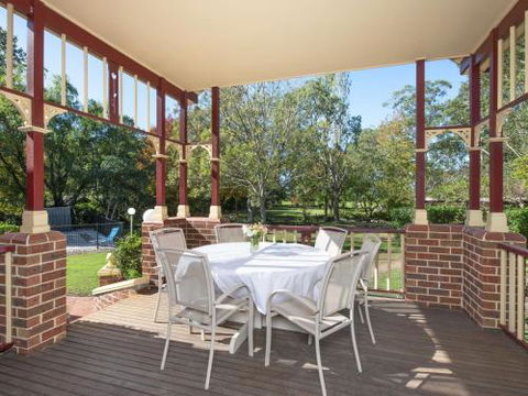 THE ELMS Berry Berry & Surrounds 4pm Check Out Sundays - Stayed 1