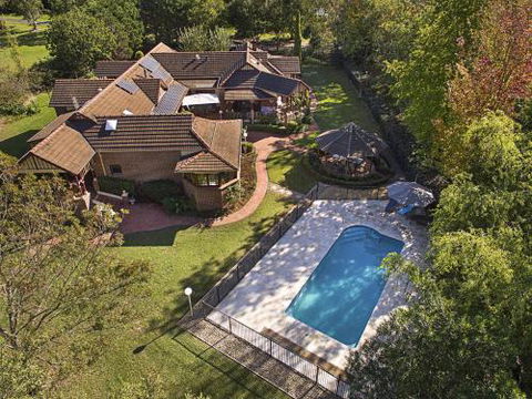 THE ELMS Berry Berry & Surrounds 4pm Check Out Sundays - Stayed 2