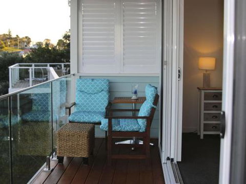 WHALE WATCH FOR FOUR Gerringong 4pm Check Out Sundays - Stays Accommodation 2