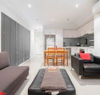 Conveniently Located Luxury Home 10 Mins from CBD - Stayed