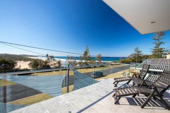 DOLPHIN VIEWS - Stayed 0