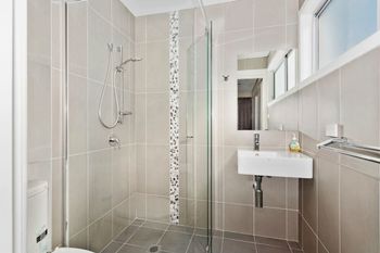 DOLPHIN VIEWS - Stayed 1