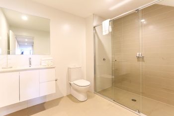 Spacious Apartment At Waitara - Stayed 1