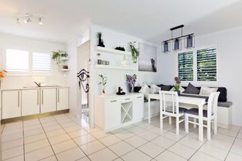 Coolangatta Beachside Villas - Stays Accommodation 5